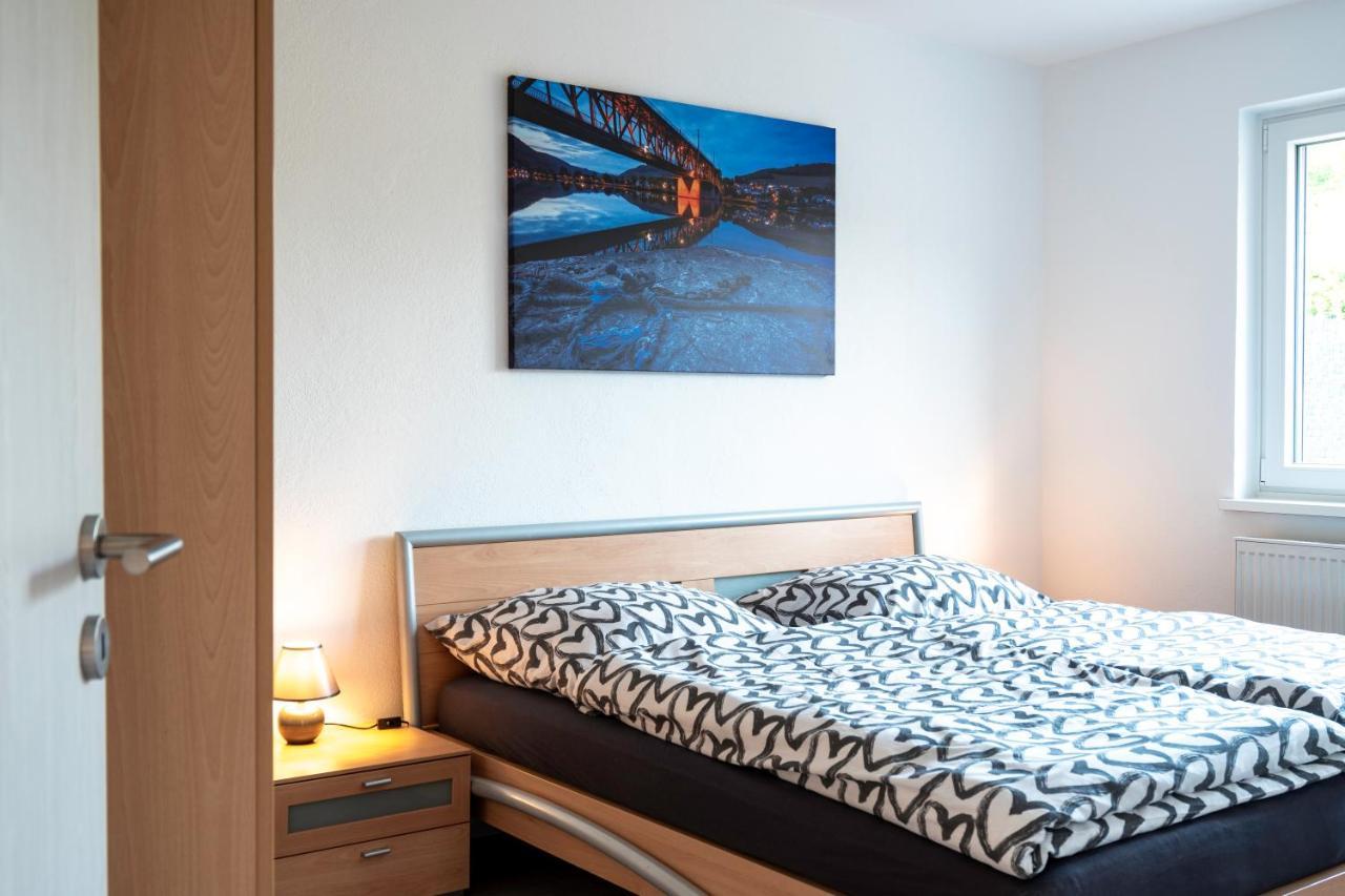 Haus Hanghuhn Bullay Buitenkant foto