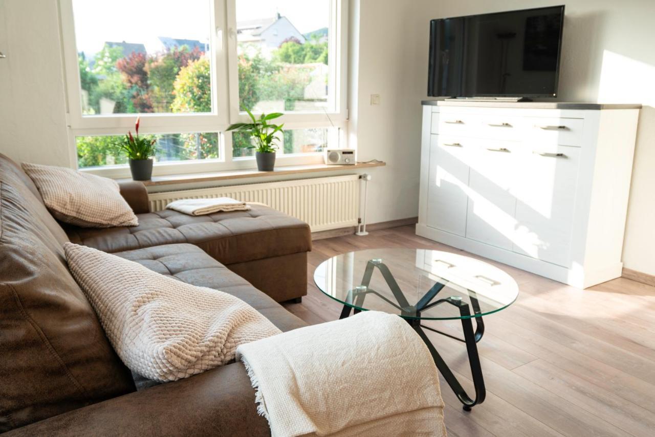 Haus Hanghuhn Bullay Buitenkant foto